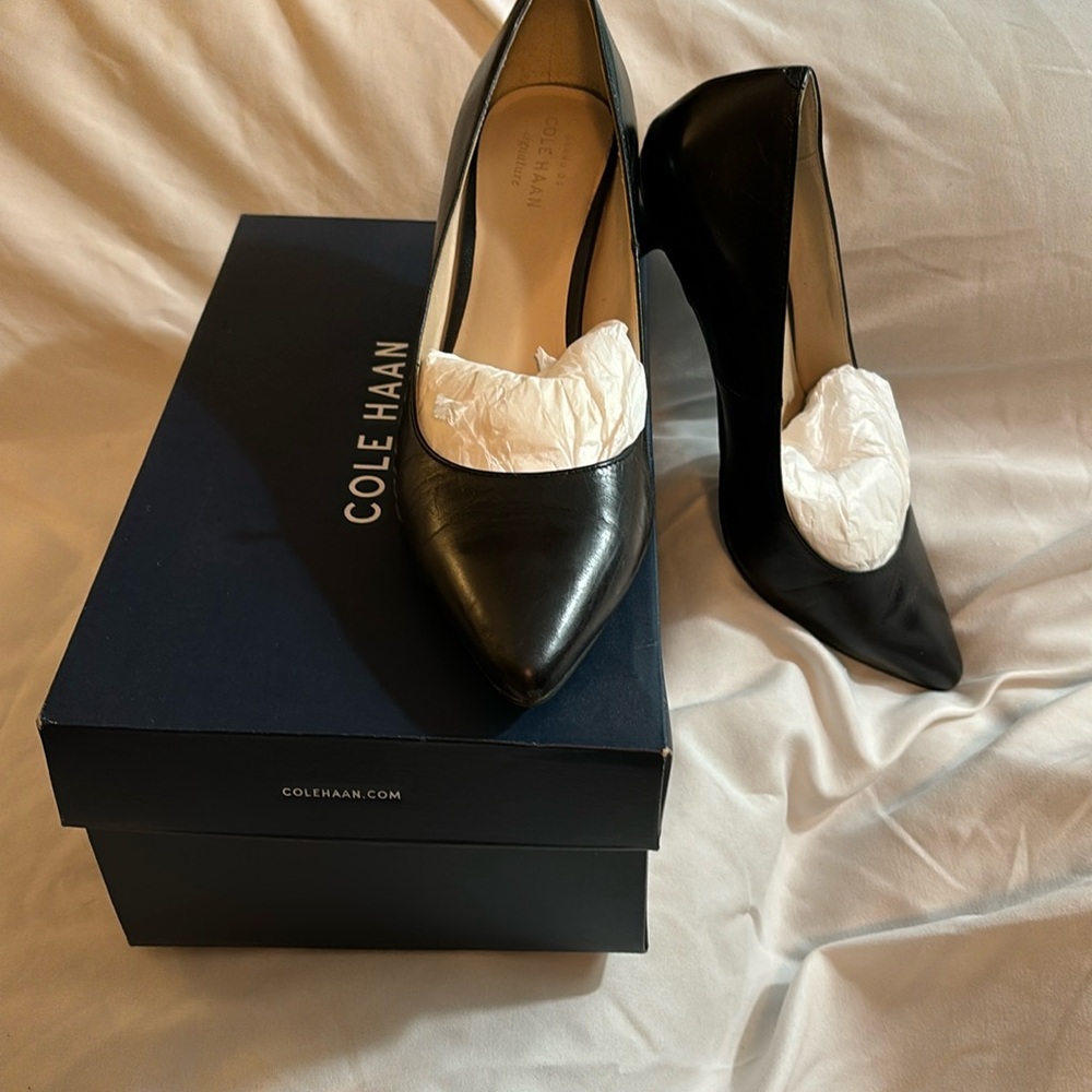 Cole Haan Juliana black leather pumps
